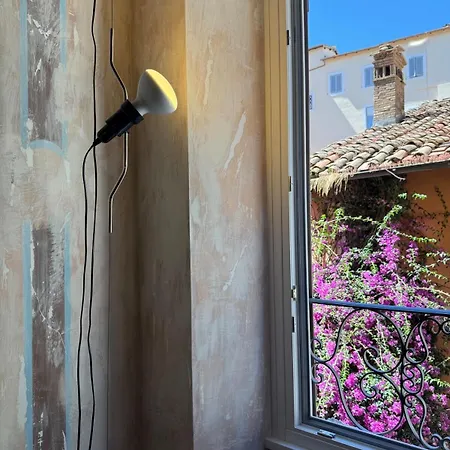 Blooms Your Retreat In Campo De Fiori Apartamento