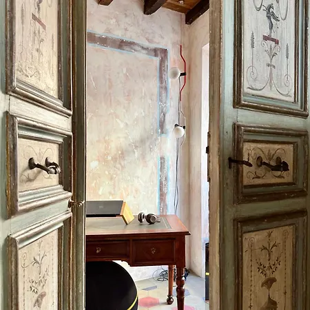 Blooms Your Retreat In Campo De Fiori Rom